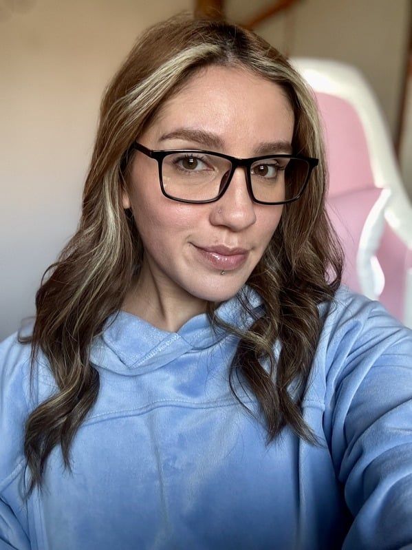 Aylén hoy, selfie con anteojos